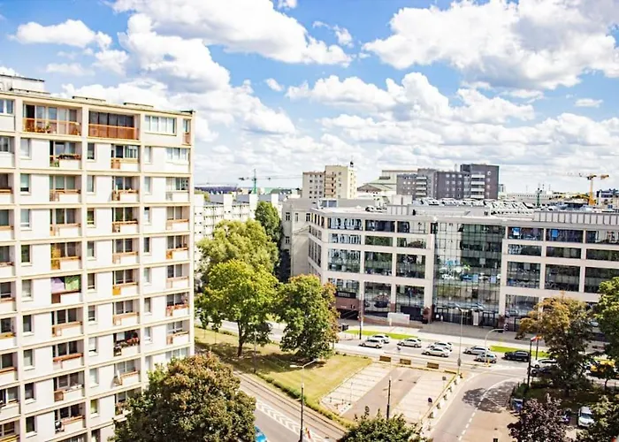 Central Apartment With Balcony And Views, Old Town, Metro