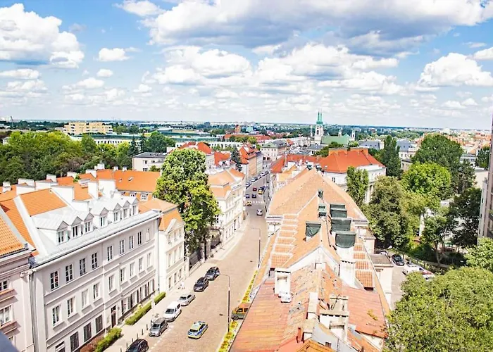 Central Apartment With Balcony And Views, Old Town, Metro