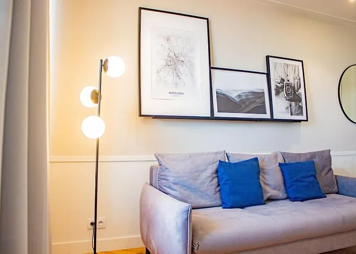 Central Apartment With Balcony And Views, Old Town, Metro