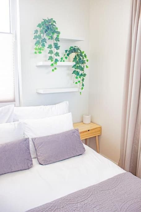 With Balcony And Views, Old Town, Metro Apartment Warschau